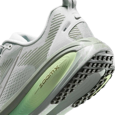Nike Vomero 18 Light Silver College Grey Barely Volt