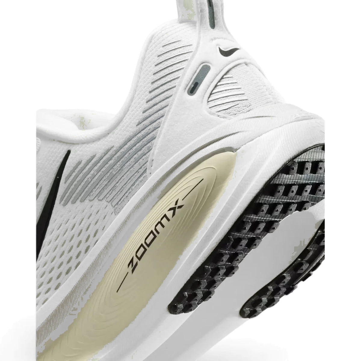 Nike Vomero 18 Summit White Coconut Milk