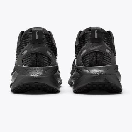 Nike Vomero 18 Triple Black