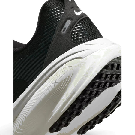 Nike Vomero 18 White Black