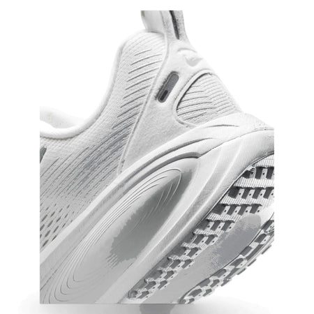 Nike Vomero 18 White Metallic Silver Photon Dust