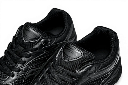 Saucony ProGrid Omni 9 Armor Black – Retro Runner - Running Shoes